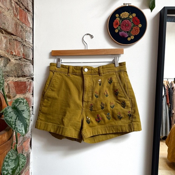 Hand-Embroidered Everlane Cotton Twill Shorts - Picture 3 of 6